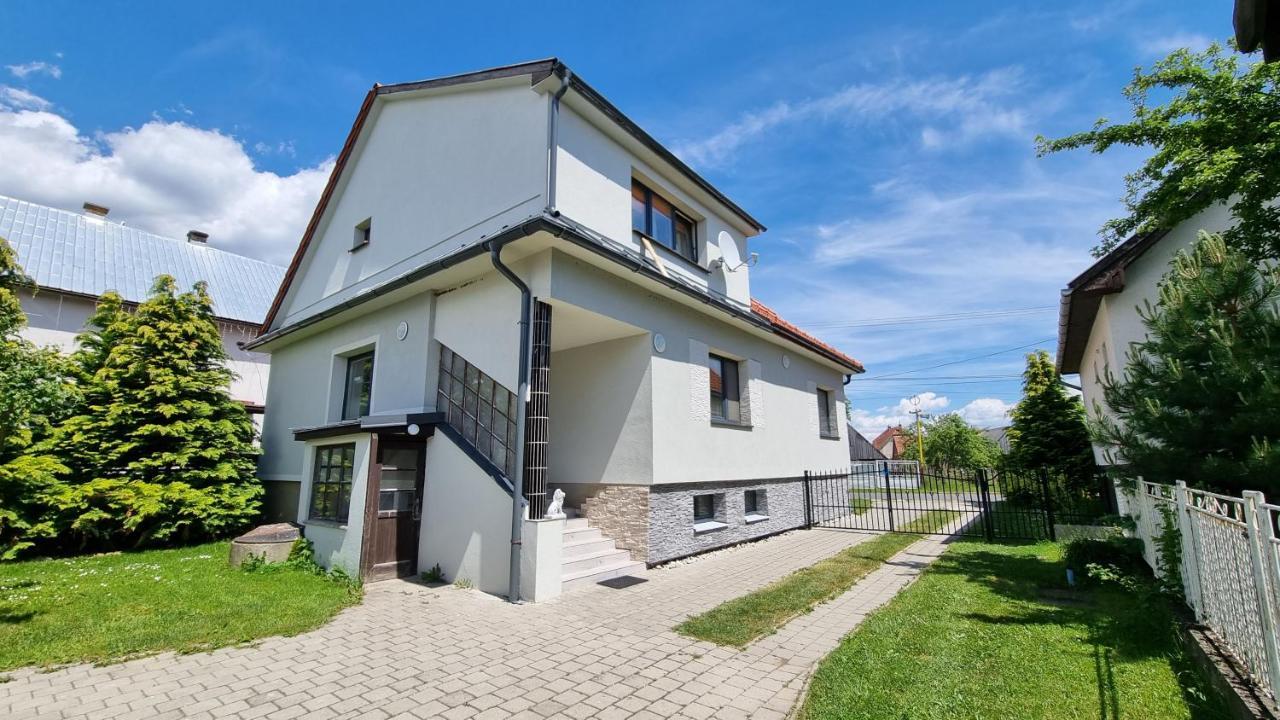 Apartmany Sebastian Прибылина Экстерьер фото